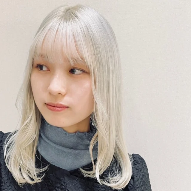 White。

NAVY gra HAIR STORY
yumoto

#gra#NAVY#White#aujua#オージュアソムリエ #ヘアカラーソムリエ #ヘアケアソムリエ#長野市美容室#長美